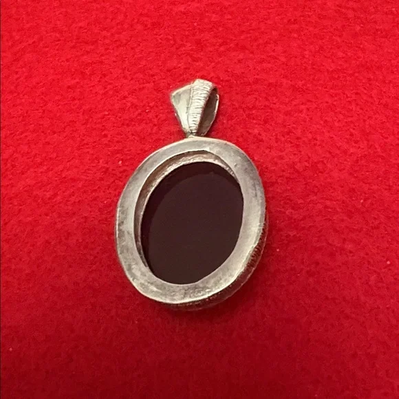 Sleek Large 925 Silver Faceted Hematite Oval Pendant - Picture 6 of 8